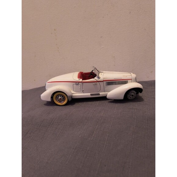 Franklin 1935 Boattail Auburn Speedster (White/Red) NO BOX, FOAM, TOP Nor Wheel - Picture 4 of 12
